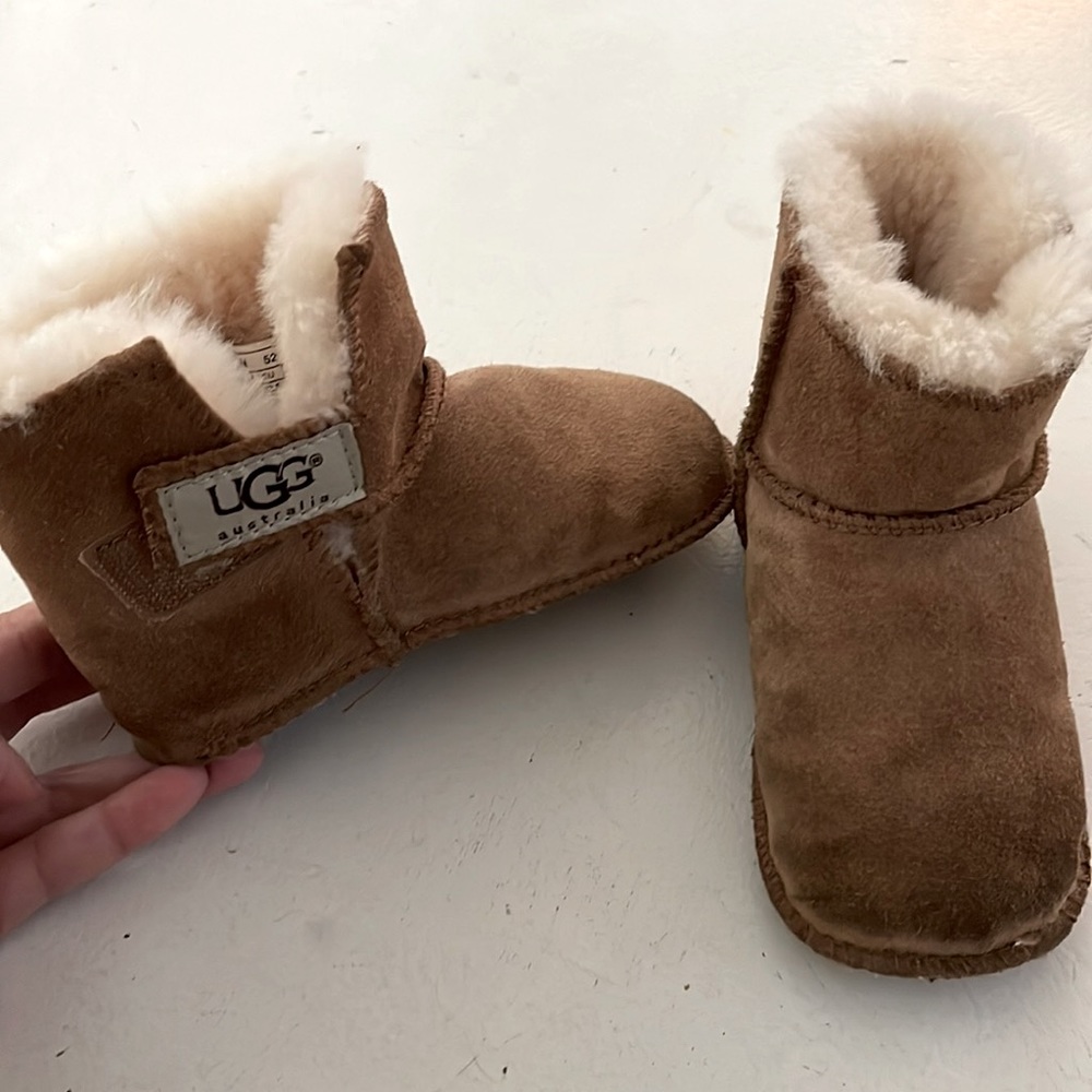 Uggs- Toddler Large